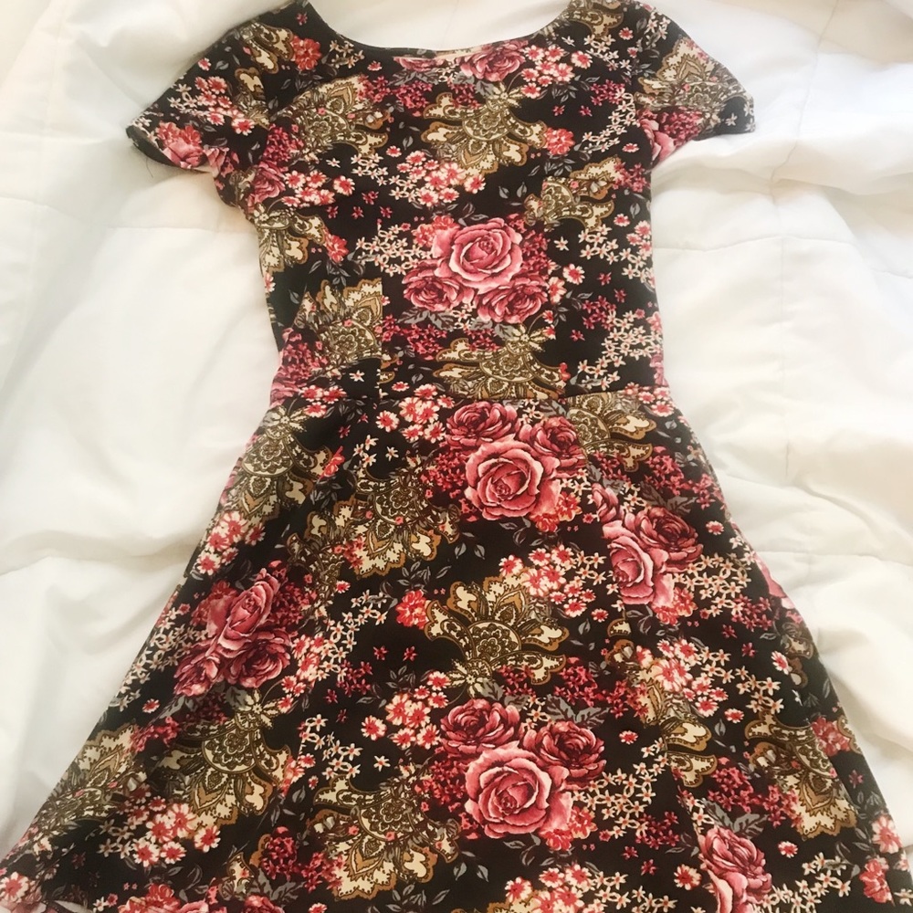 Floral babydoll dress with sleeves